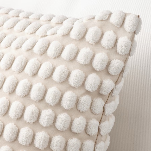 Ikea SVARTPOPPEL Cushion cover, off-white Super-Soft tactile pattern 20x20 " NEW - Picture 3 of 5